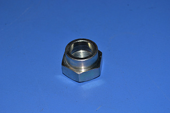 Гайка М20х1 хвостовика КПП 2101