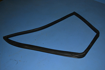 Уплотнитель форточки 3302 правый