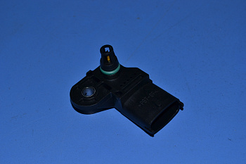 Датчик давл и темпер наддувочн воздуха 5344 дв/245 БОШ (576) 